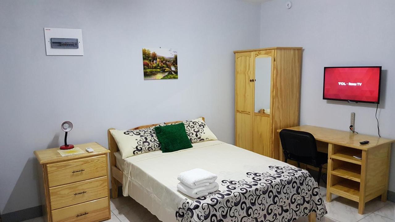 Sunburst Apartment Arnos Vale Exterior foto